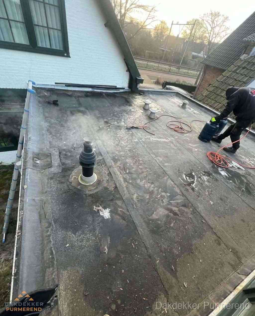 Dakdekker Repareert Lekkage Plat Dak Purmerend